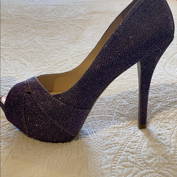 Shoes - Picture 2 of 5